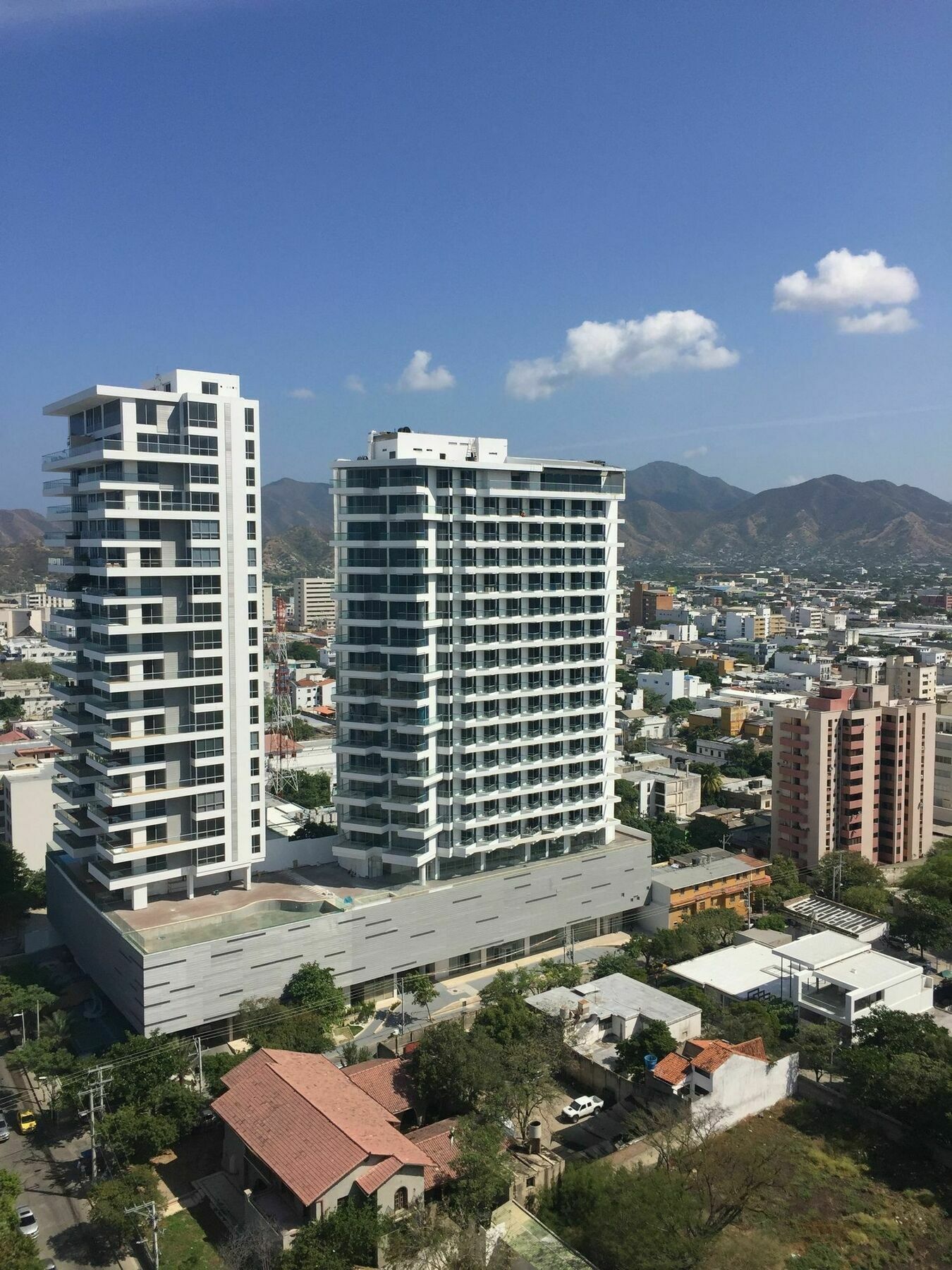 Ac Hotel By Marriott Santa Marta Eksteriør bilde